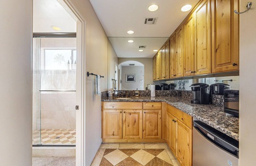 Desert Club Estates House | Luxe Escape in Old Town | Pool, Spa, Outdoor Kitchen & Pool House 4BR #067222