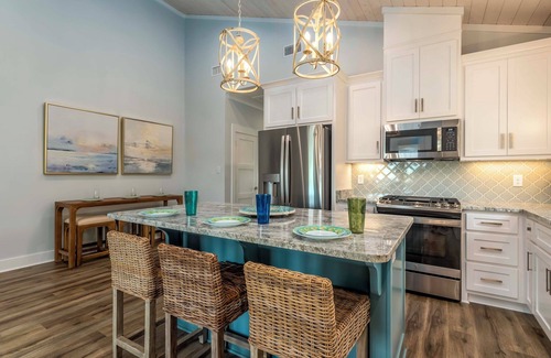 Indian Bay Condo | Luxe Family Condo w/Gulf View in Dauphin Island!