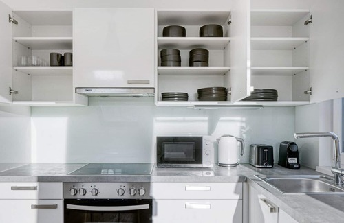 Hietzing Apartment | Luxe Hietzing 1BR w/ Elevator, near Embassies & Roter Berg, by Blueground