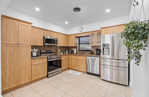 Ludlam Villa | LUXE HOME: Private Pool, BBQ & Games - 10Min Airport