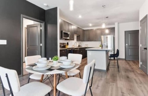 North Raleigh Apartment | Luxe King 2 Bedroom Suite in North Raleigh!