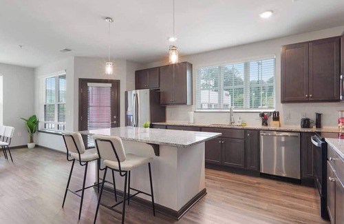 North Raleigh Apartment | Luxe King 3 Bedroom Suite in North Raleigh NC!
