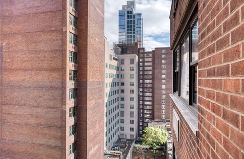 Kips Bay Apartment | Luxe Kips Bay 1BR w/Gym & Doorman, nr Empire State, by Blueground