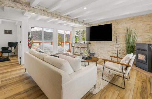 Boulder Bay House | Luxe Lakefront with Hot Tub, Fire Pit, Game Room, Boat Dock