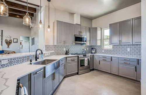 Eldorado at Santa Fe House | Luxe, mountain-view home in El Dorado with private hot tub, EV charger & dogs OK