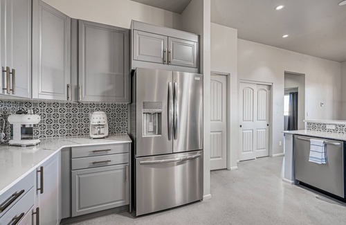Eldorado at Santa Fe House | Luxe, mountain-view home in El Dorado with private hot tub, EV charger & dogs OK