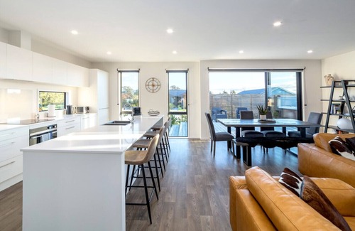 Martinborough House | Luxe On Burgundy, Martinborough
