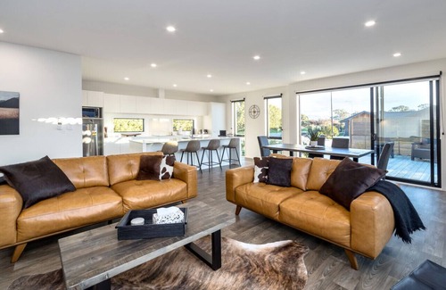 Martinborough House | Luxe On Burgundy, Martinborough