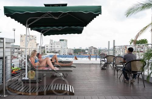 Truc Bach Hotel | Luxe Paradise Premium Hotel Pham Hong Thai