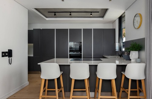 Cape Town City Centre Apartment | Luxe Penthouse - Private Entertainment Area
