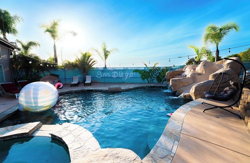 El Cajon House | Luxe Resort Style Home Stunning 8 Beds with Pool
