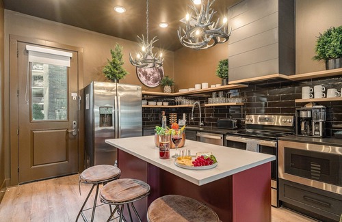 Music Row House | LUXE-Rooftop Echo-Private Deck-4 Mins Broadway