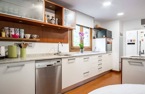Guadalix de la Sierra House | LUXE VILLA FOR 16 PEOPLE