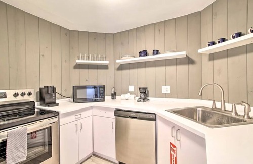 Galt Mile Apartment | Luxe Waterfront Ft Lauderdale Condo w/Beach, Pool by RedAwning