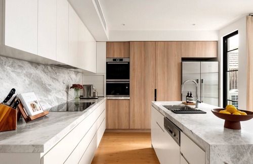 Elwood House | Luxico Elwood Way (With Car Parking)
