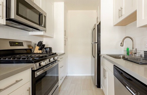 South San Mateo Apartment | Luxo Stays |Central Location| 1bd/1ba #bart #kaiser