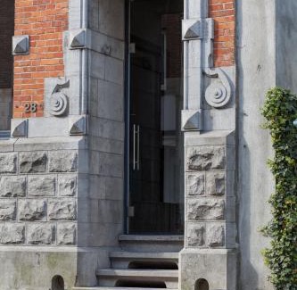 Ronse House | Luxueus vakantiehuis in hartje Ronse met 7 slaapkamers & badkamers