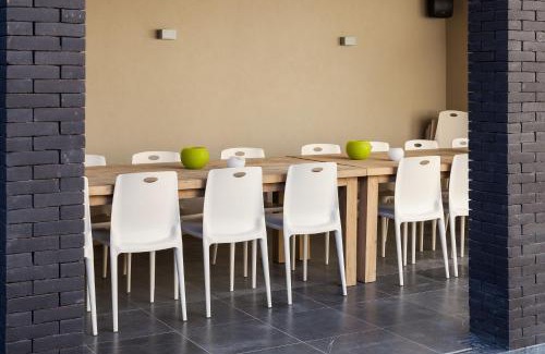 Ronse House | Luxueus vakantiehuis in hartje Ronse met 7 slaapkamers & badkamers