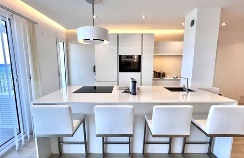 Menton Apartment | LUXUEUX 2 PIÈCES DESIGN EN FRONT DE MER, NEUF AVEC TERRASSE & GARAGE!