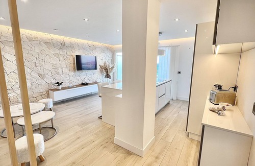 Menton Apartment | LUXUEUX 2 PIÈCES DESIGN EN FRONT DE MER, NEUF AVEC TERRASSE & GARAGE!