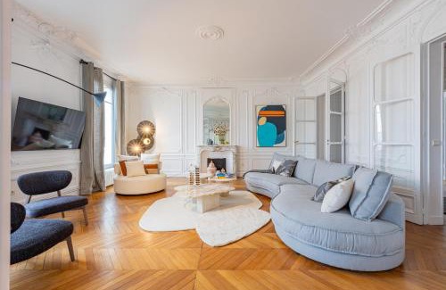 Neuilly-sur-Seine Apartment | Luxueux Appartement 5 BD, Arc de Triomphe