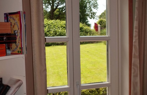 Saint-Sulpice-les-Feuilles Villa | Luxury holiday villa in rural area