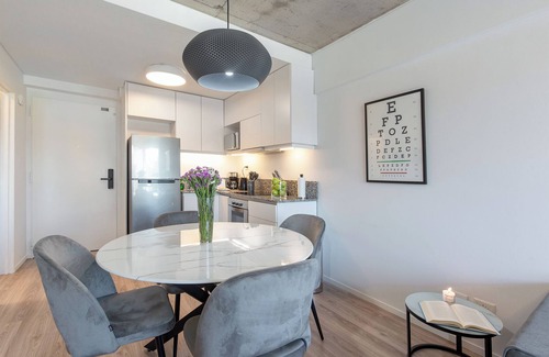 Abasto Apartment | Luxurious 1 Bedroom with Huge private Balcony - 1 GB Wifi and 4 Seasons Mattress
