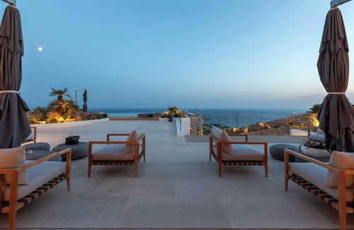 Platis Gialos Villa | Luxurious 10-bedroom villa with WiFi, fitness room in marvelous Mykonos