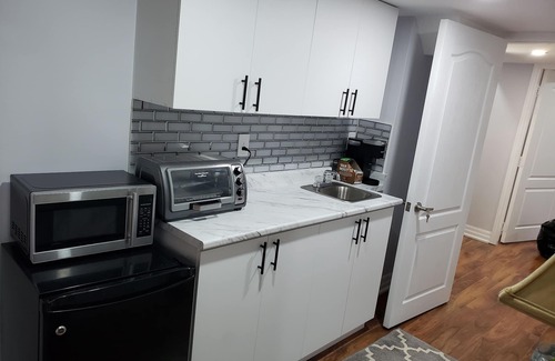 Brampton Apartment | Luxurious 1BR+1BA Apt., Modern, Bright, w. parking