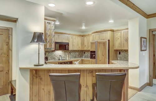 Beaver Creek Condo | Luxurious 2 Bd With Lift View in Beaver Creek, Ski In/Ski Out by RedAwning