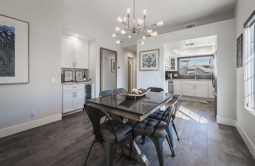 Palm Springs Condo | Luxurious 2 bedroom, 2 bath upper unit [7-night min.]