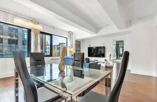 Gay Village Apartment | Luxurious 2 Bedroom 2 Bathroom Condo Downtown Montreal