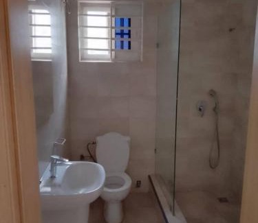Ogbodjo Apartment | Luxurious 2 Bedroom Apartment