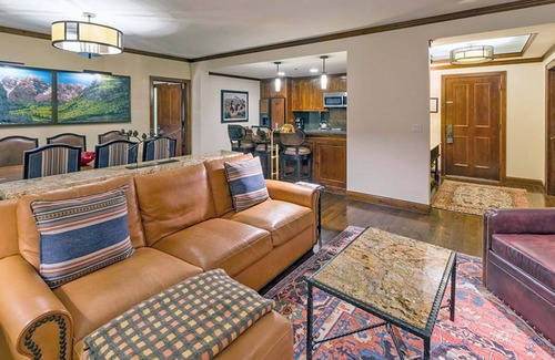 Aspen Condo | Luxurious 2 Bedroom in Aspen - Family Friendly Resort On The Slopes!