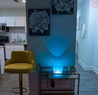 Mile Square Apartment | Luxurious 2 Bedroom Downtown City Views!