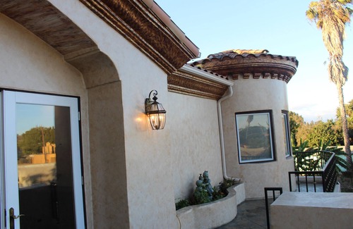 Del Rey House | Luxurious 3 BD in Culver City with Pool& Hot Spa