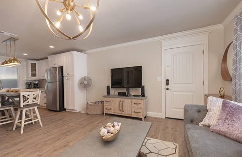 Capistrano Beach House | Luxurious 3-bed/2-bath Coastal Modern Beach Cottage-AC, Walk to Beach!