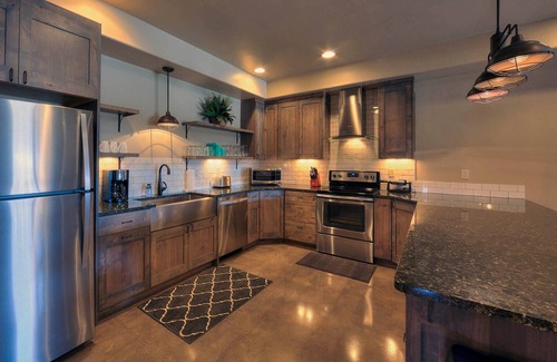 Moab South Valley House | Luxurious 3 bedroom, 2 bathroom townhome. Sleeps 7, panormic views of red rocks.