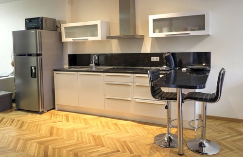 Varna City Centre House | Luxurious 3 bedroom beach apartment