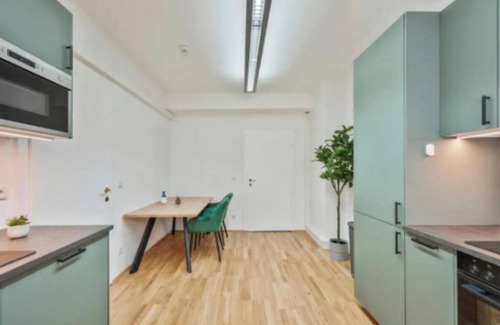 Innere Stadt Apartment | Luxurious 3-Bedroom Getaway in the Heart of Vienna Near Stephansplatznnnnnnn