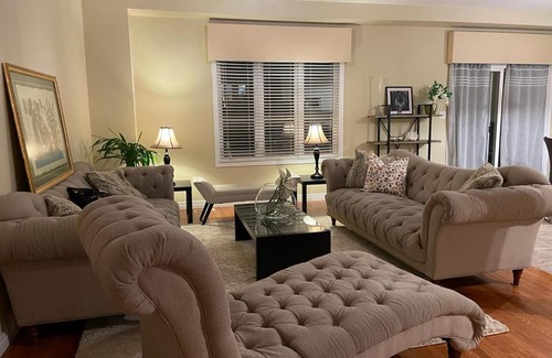 Waterloo Villa | Luxurious 3 bedroom High end villa with Lounge and Fireplace