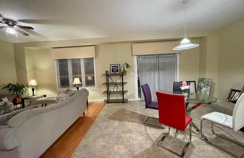 Waterloo Villa | Luxurious 3 bedroom High end villa with Lounge and Fireplace