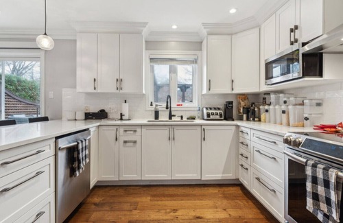 Hull House | Luxurious 3 bedrooms house, pool, garage