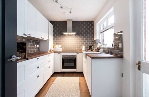 Ormeau House | Luxurious 4-Bed Townhouse in the Heart of Belfast