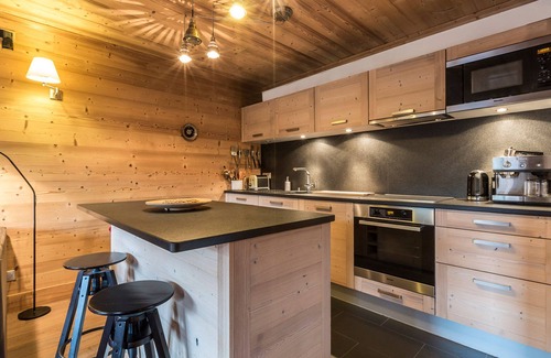 Val-d'Isere Apartment | Luxurious 4-Room Apartment with South-Facing Balcony in Central Val-d'Isère