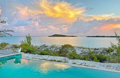 William's Town Villa | Luxurious 5000 sq ft Beachfront Villa ON TROPIC OF CANCER BEACH