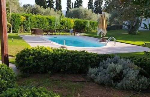 Chalcis Villa | Luxurious 6 bedroom villa In a great location