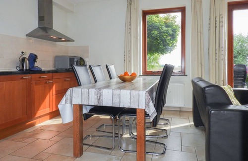 Kattendijke House | Luxurious 6-person apartment in Kattendijke surrounded by nature