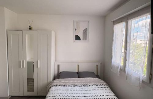 Champs-sur-Marne Apartment | Luxurious and Stylish Studio Between Disney & Paris