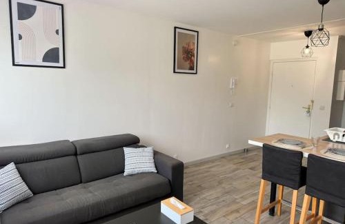 Champs-sur-Marne Apartment | Luxurious and Stylish Studio Between Disney & Paris